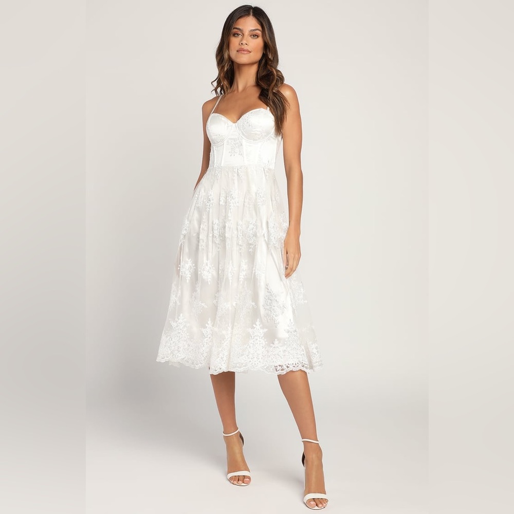 NWOT Lulu’s My Darling Daydreamer White Lace Bustier Midi Dress Small